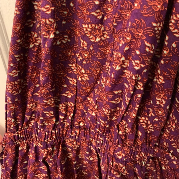 Floral backless romper! - Picture 3 of 6